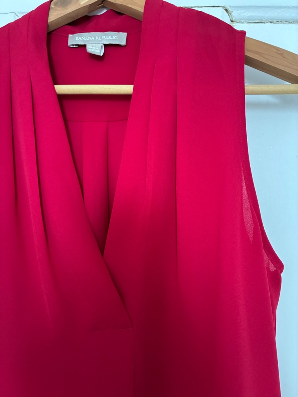 Banana Republic Sleeveless V-Neck Camisole - Dark Red ( deeper red than photos)